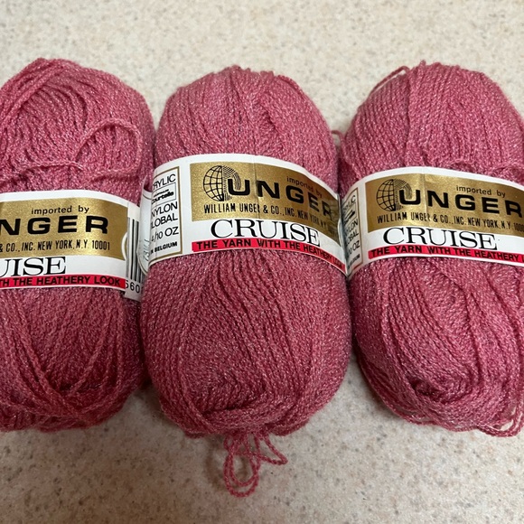 Variety of Vintage Yarn Lot 13 skeins - Picture 7 of 11